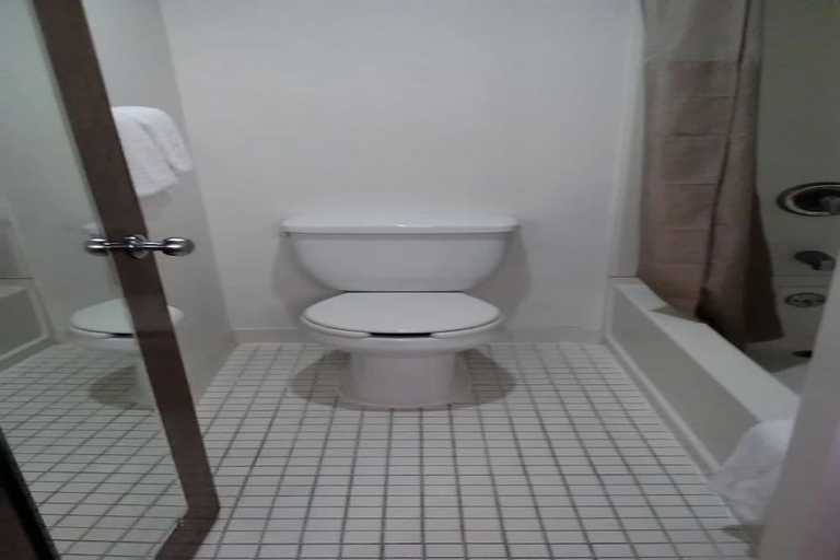 Bathroom 3, Motel 6 Maryland Heights, MO, Saint Louis