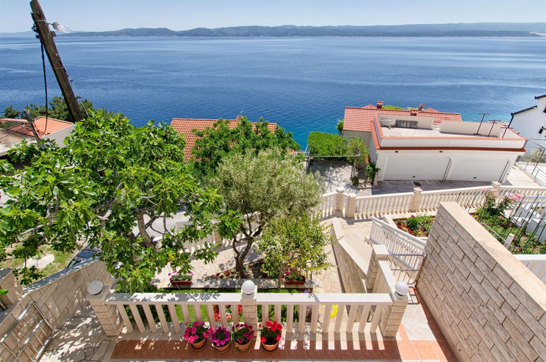 Others 2, Apartments Bogdan, Omiš