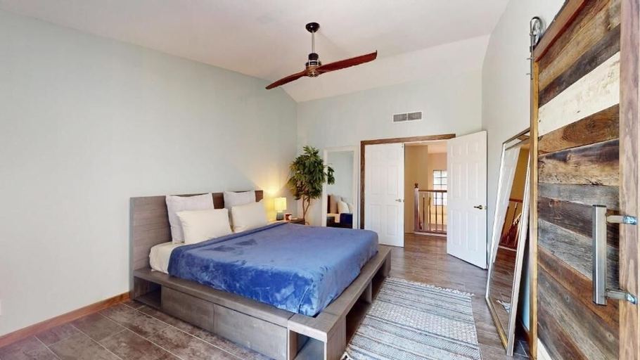 Room, A -LV HOME PALM D, Clark