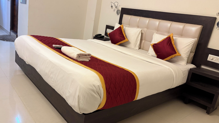 Room 3, Hotel Elevate Inn Bangalore Airport, Bangalore