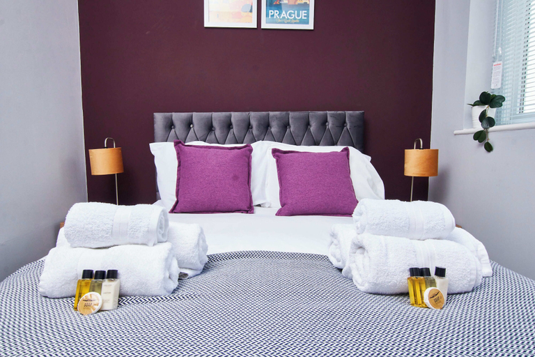 Bedroom 3, Delven House, Leicestershire