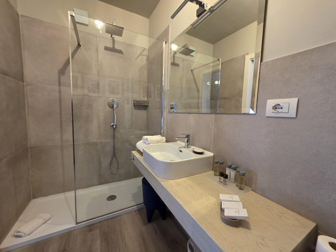 Bathroom 2, Be Your Home - Guest House Seataly, Roma