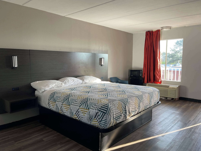 Bedroom 2, Motel6 Stockbridge, GA - Hwy 138 W, Henry