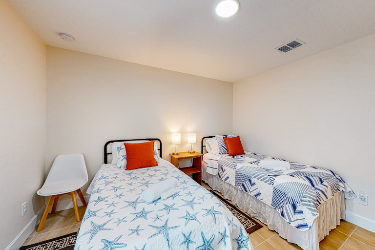 Room 4, Tropical Haven Retreat, Brevard