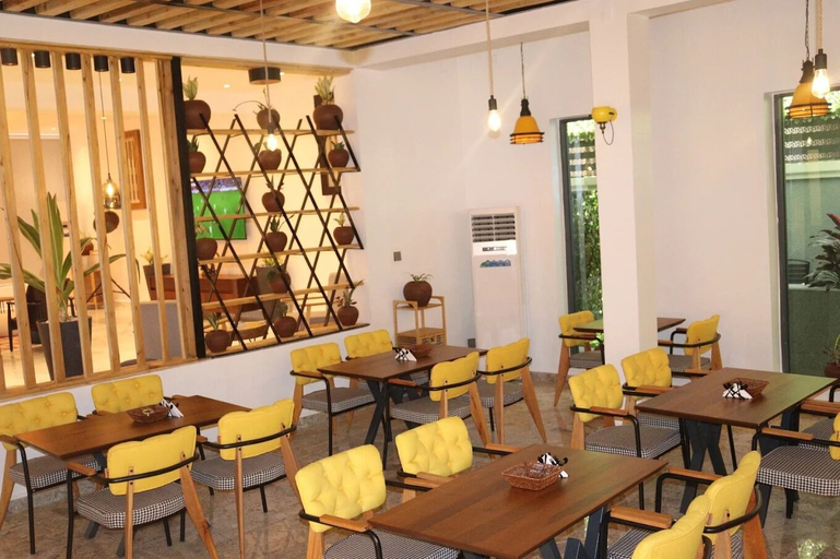 Dining, Top7 Orlando Apartment, AbujaMun
