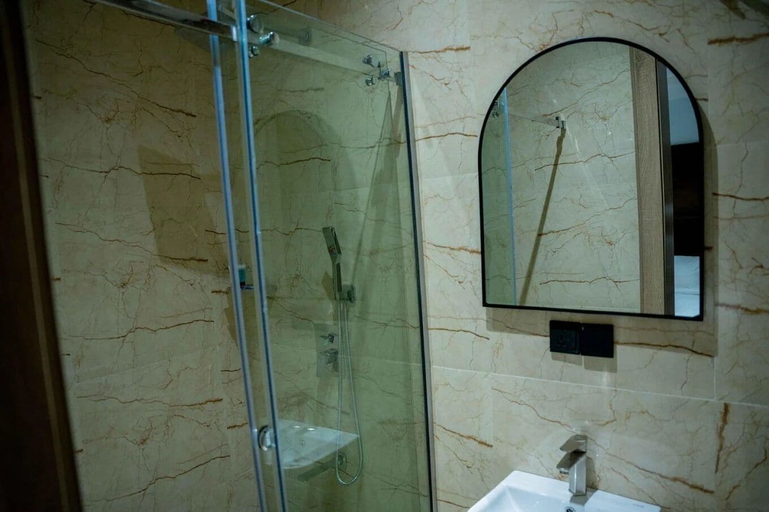 Bathroom, Maia hotel and suites, Oredo Edo
