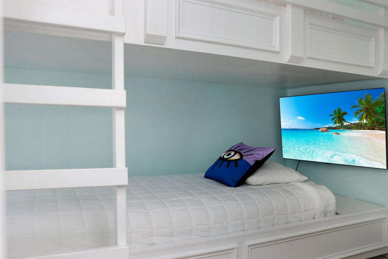 Room 2, Indian Shores Cottage, Gulf