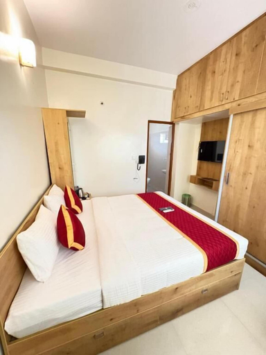 Room 4, Sai Grand Villas and Hotel, Bangalore