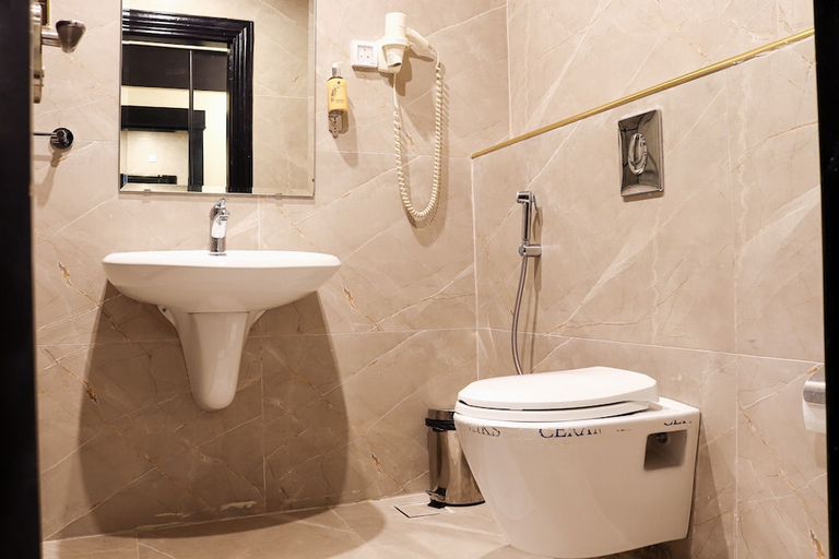 Bathroom 5, Al Raad Hotel, Aqaba