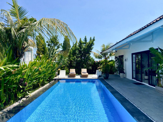 Others 2, Elegant 4 BR villa huge pool in central Canggu, Badung
