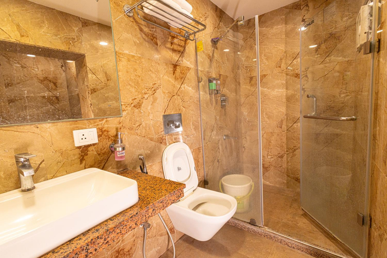 Bathroom 3, Hotel Seagull, Purba Medinipur