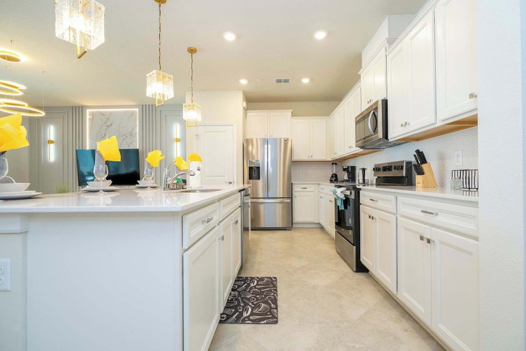 Private kitchen 4, Magical 5Br W Pool Minutes From Disney 16140, Lake
