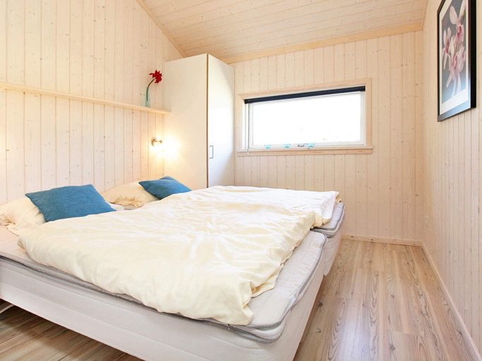 Bedroom 2, Holiday home with central heating, Ostholstein