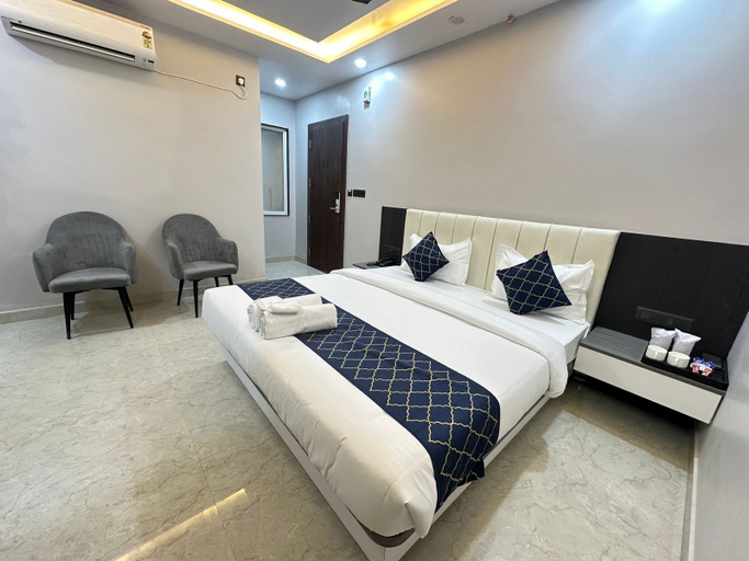 Room 5, Hotel Maharani Palace, Varanasi