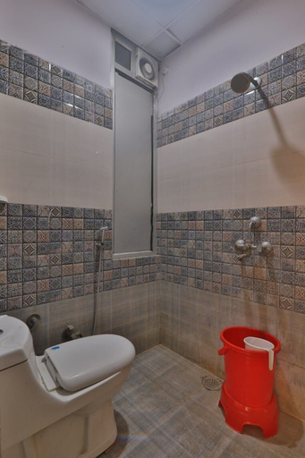 Bathroom 2, Hotel Shubhangi Inn, Lucknow