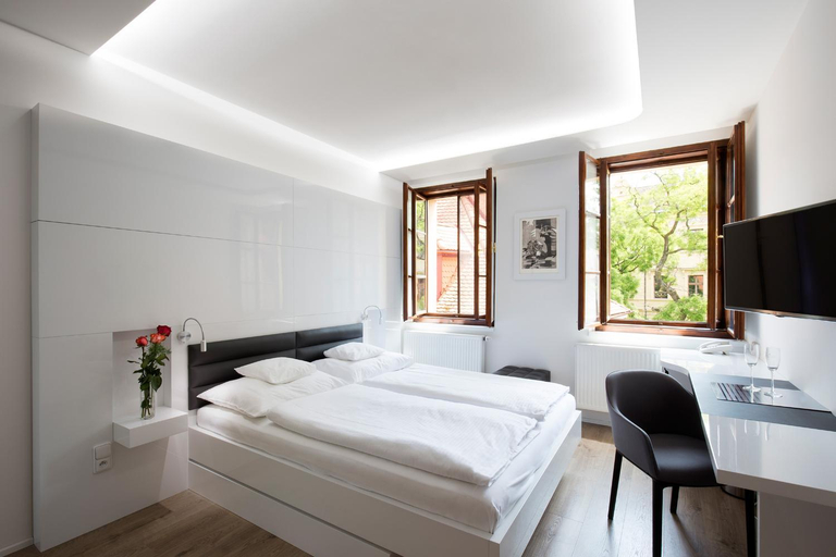 Bedroom, Hotel 100, Pardubice