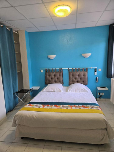 Bedroom 3, Carry Hotel, Bouches-du-Rhône