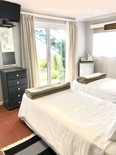 Bedroom 2, Gateside Guesthouse, Umgungundlovu