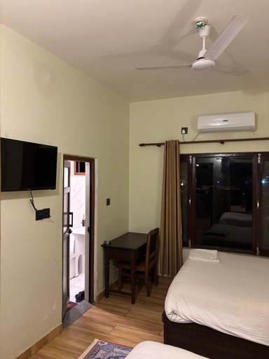 Others 2, Hotel Sauraha Village, Narayani