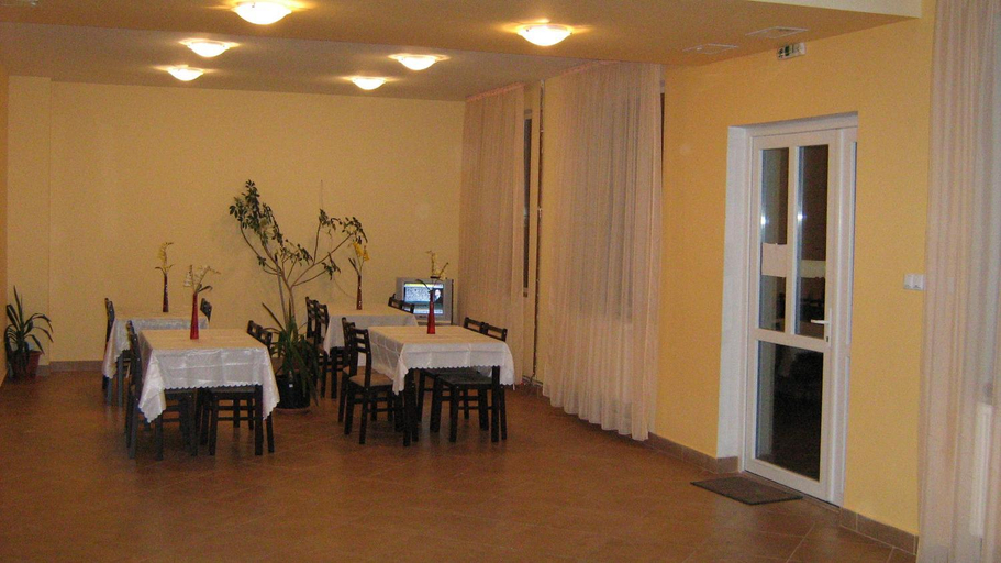 Others 5, Pensiunea Cipri, Sanmartin