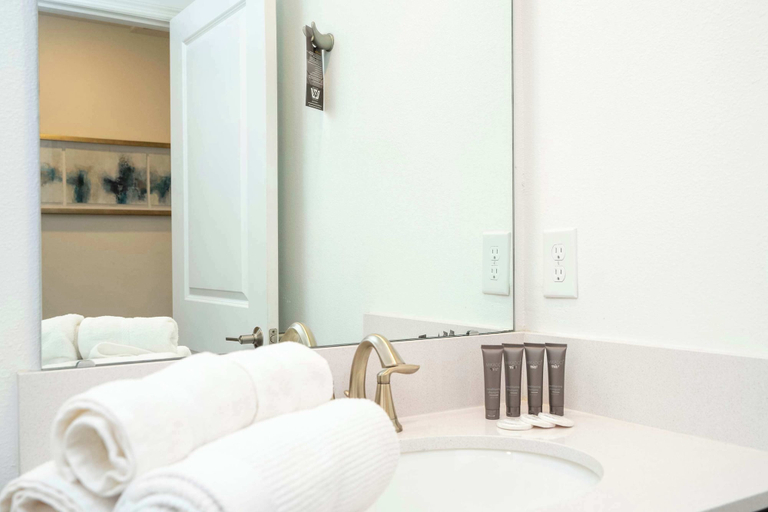Bathroom 2, Stunning 4Bd W/ Pool @ Storey Lake 4239, Osceola