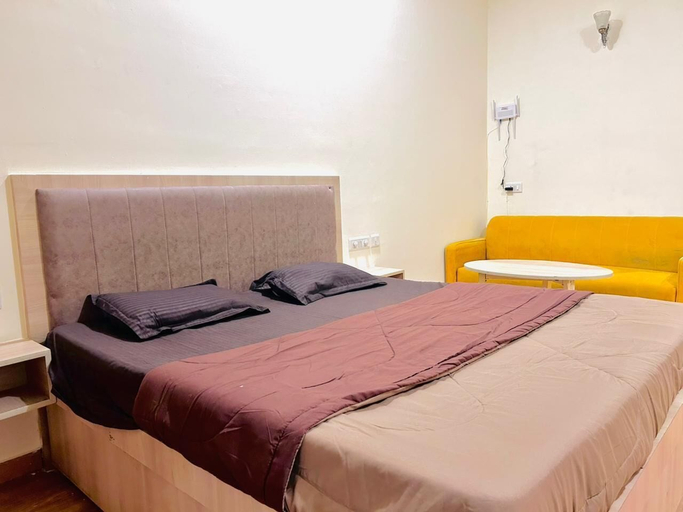 Room 3, Stay by Sunstone, Gautam Buddha Nagar