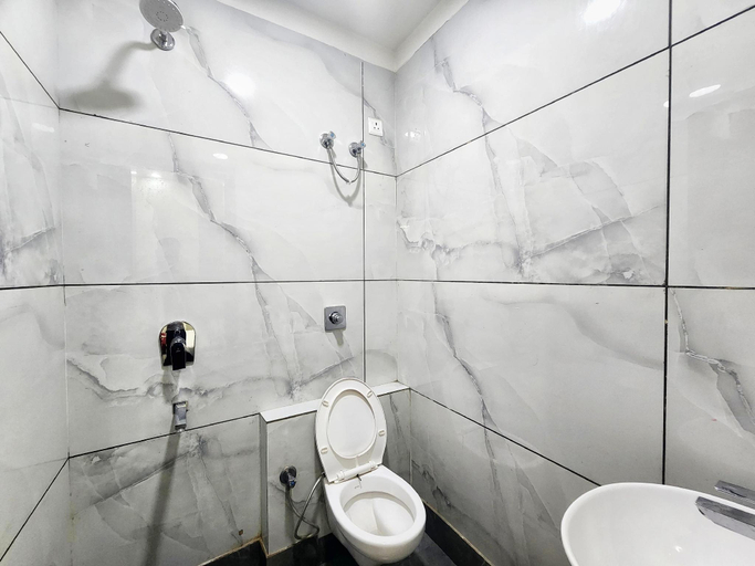 Bathroom, Hotel Sukoon BnB, Delhi