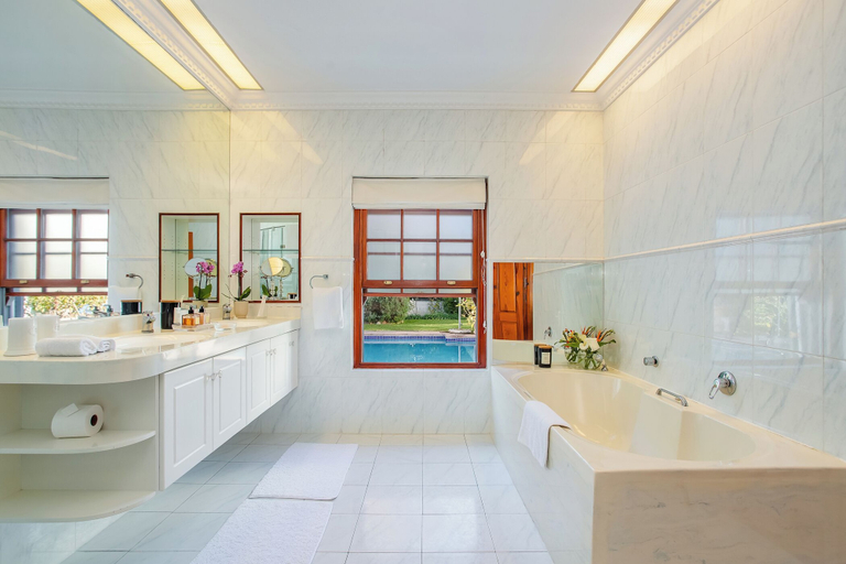 Bathroom 4, Franschhoek Manor, Cape Winelands