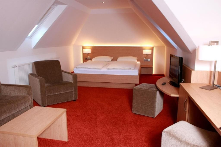 Bedroom 5, Hotel Goldenes Fass, Ansbach
