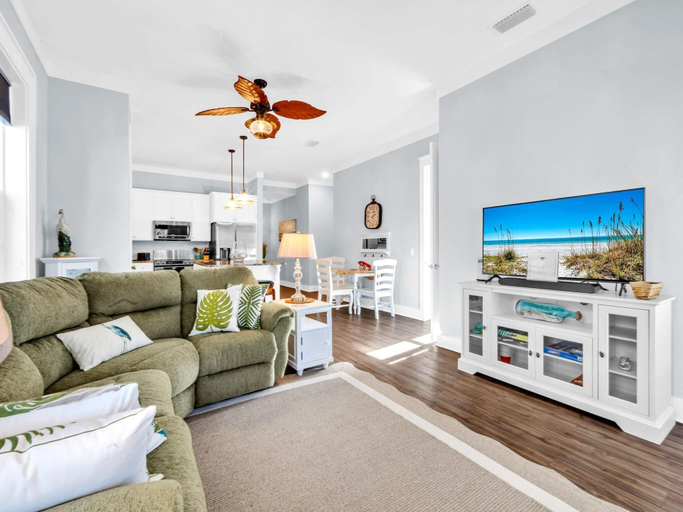Living area 5, The Grand Castle, Bay