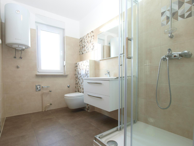 Bathroom 3, Apartments Medulinka 1704, Medulin
