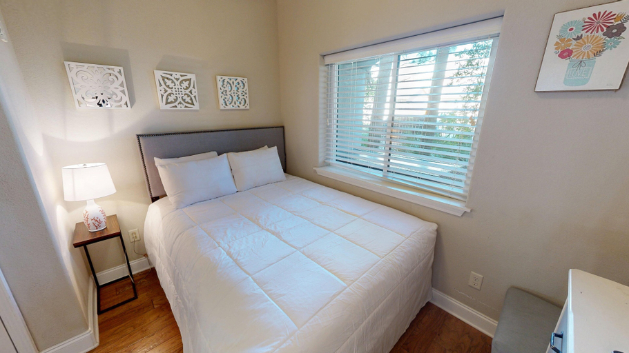 Room 2, Alerio 103e 2 Bedroom Condo, Walton