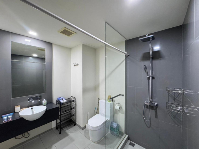 Bathroom 2, Two Moons Hotel Wongamat Pattaya, Pattaya
