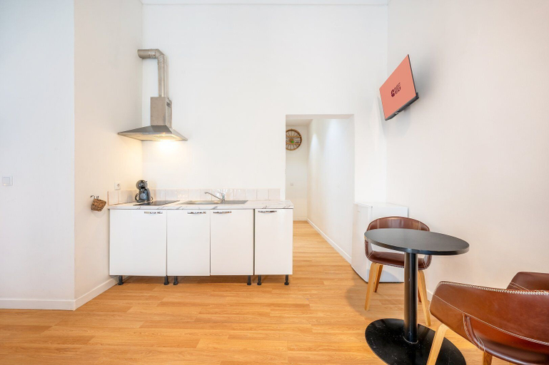 Room 2, Guestready - Boavista Homes, Lisbon