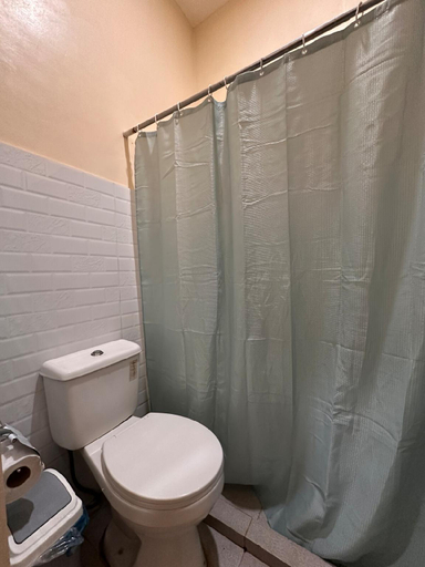 4, Modern 1-bedroom Apartment with Full-Bed, Sibulan