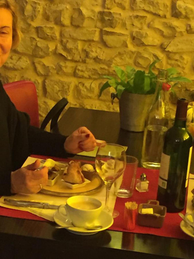Food & Drinks 5, Chez Catharina Oldtimer B&B, Meuse