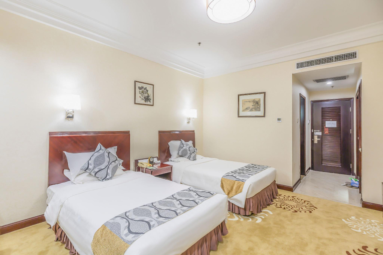 Bedroom 2, Jinjiang Hotel Qianan, Tangshan