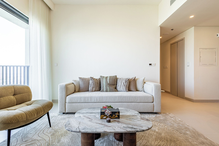 Living area 2, Superhost - 1BR Apartment, Balcony, Pool & Gym , Dubai Hills, Dubai