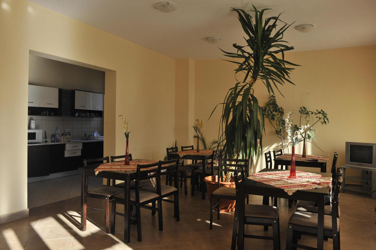 Food & Drinks 4, Pensiunea Cipri, Sanmartin