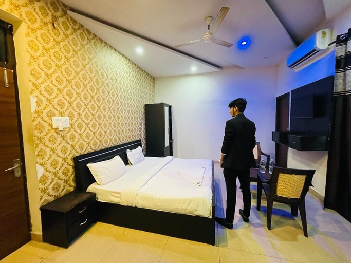 Room 2, Hotel Royal Inn Lucknow, Lucknow
