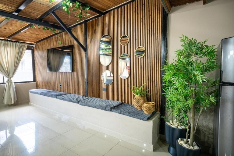 Interior 3, 6br penthouse 1 block lleras park, Medellín