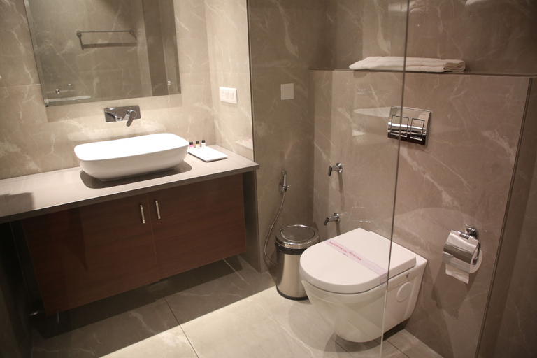 Bathroom 5, Country Yard Hotel, Jalandhar
