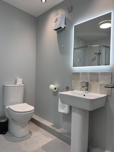 Bathroom 4, Beresford Hotel, Dublin