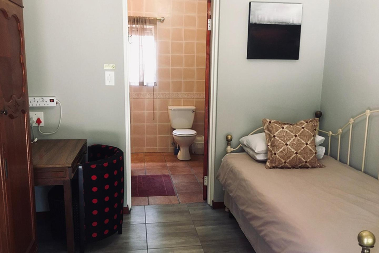 Bedroom 2, Roosters Nest BnB, City of Johannesburg