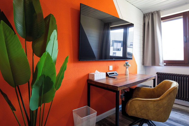 Room 2, NECKARWESTHEIMER Hotel, Heilbronn