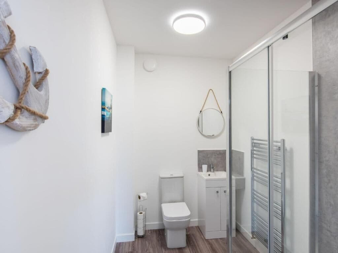 Bathroom 3, Harbour Nights, Moray