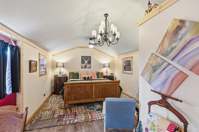 Room 3, Blitzen - Reindeer Ranch At Round Top Cabin, Fayette