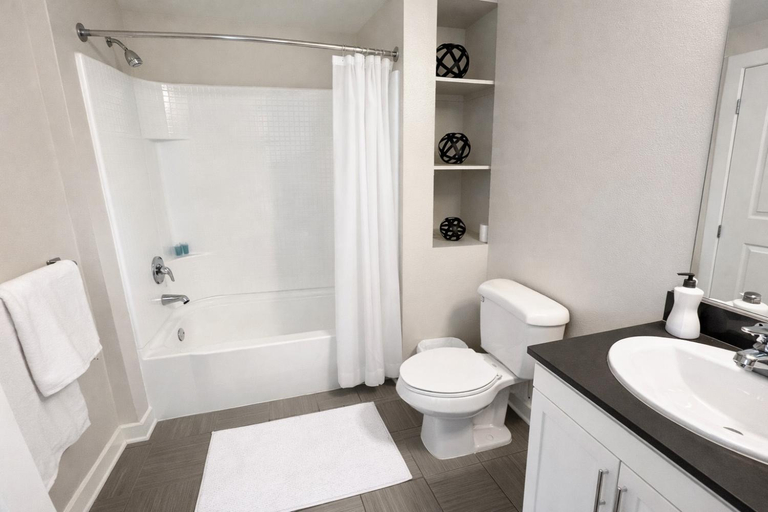 Bathroom 3, Luxury Residence Loft 3 Beds with Pool and Gym, Los Angeles