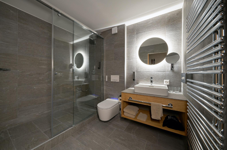 Bathroom 3, Aparthotel Grischuna, Inn