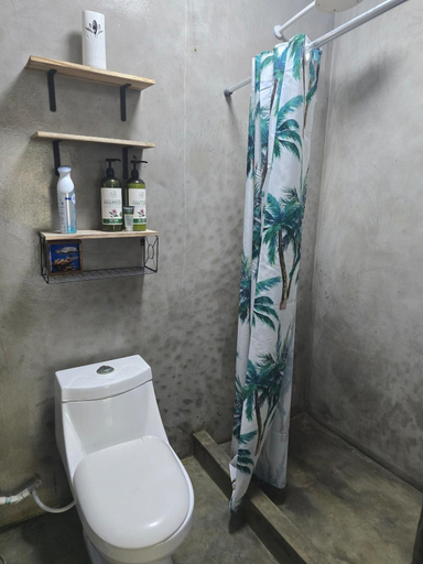 Bathroom 3, Surf House, Tamanique